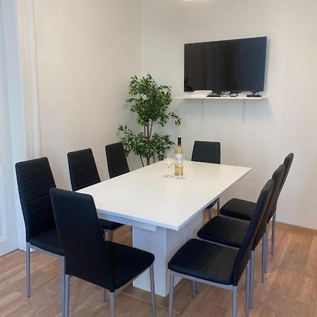 Designed Apartment Next To Vaclav Square With Terrace And Private Garage Prague Luaran gambar