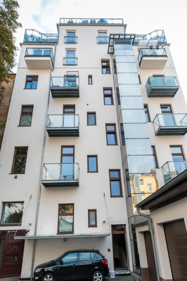 Designed Apartment Next To Vaclav Square With Terrace And Private Garage Prague Luaran gambar