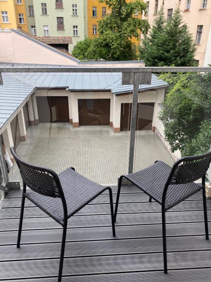 Designed Apartment Next To Vaclav Square With Terrace And Private Garage Prague Luaran gambar