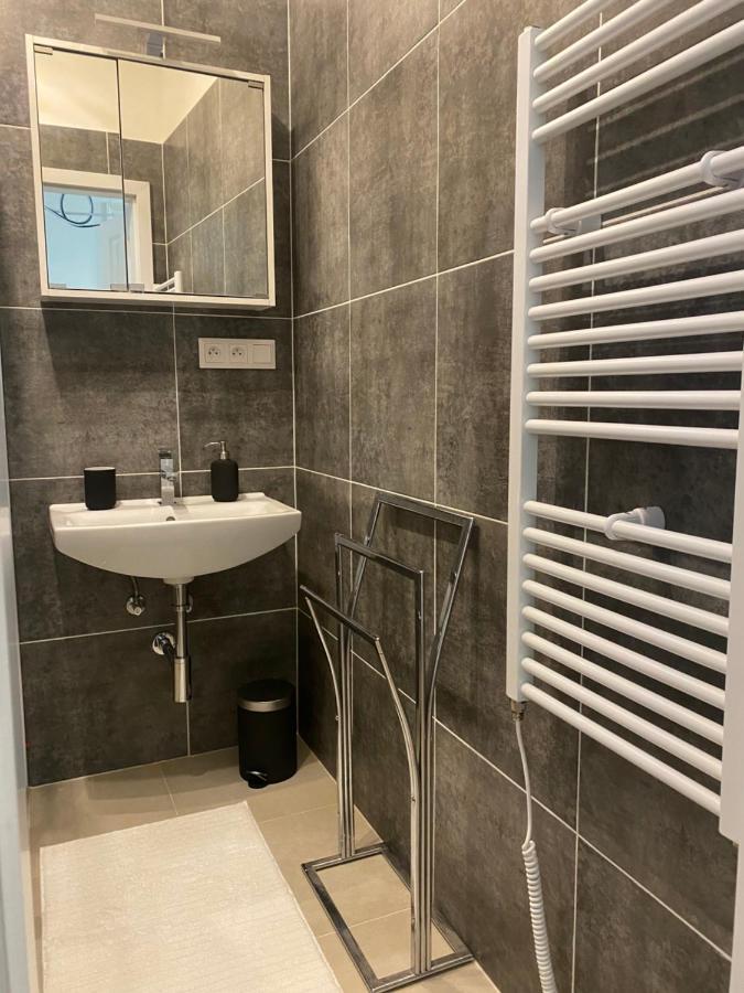 Designed Apartment Next To Vaclav Square With Terrace And Private Garage Prague Luaran gambar